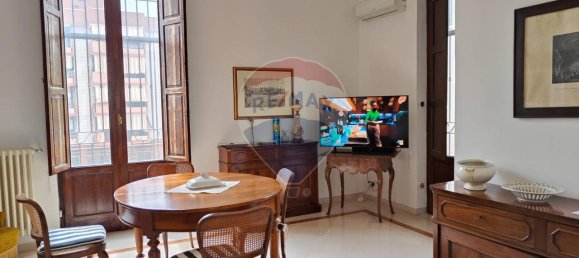 Apartamento de 22 divisões em Bari, Italy N.º 238191 14