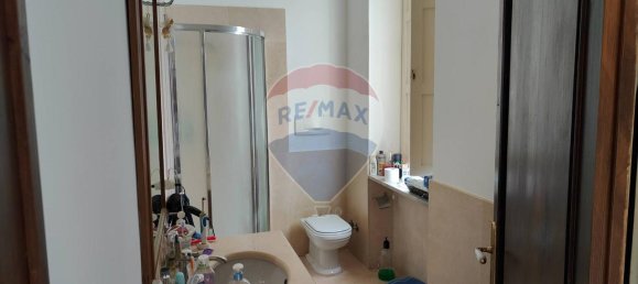 Apartamento de 22 divisões em Bari, Italy N.º 238191 18