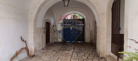 Apartamento de 22 divisões em Bari, Italy N.º 238191 30