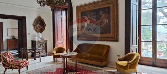 Apartamento de 22 divisões em Bari, Italy N.º 238191 12