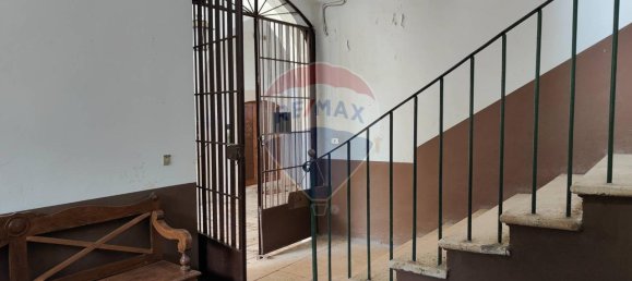Apartamento de 22 divisões em Bari, Italy N.º 238191 3