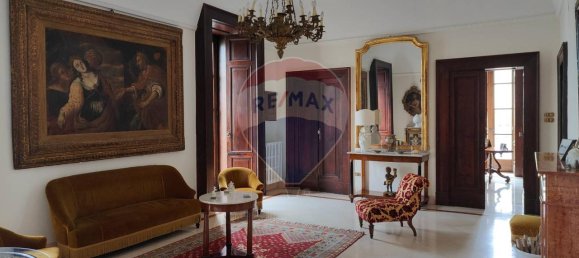 Apartamento de 22 divisões em Bari, Italy N.º 238191 4