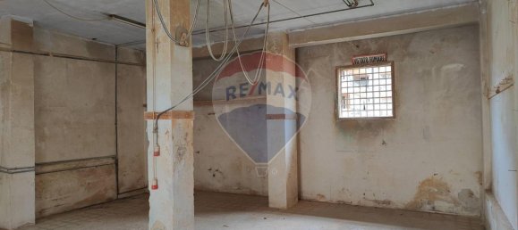 Apartamento de 22 divisões em Bari, Italy N.º 238191 48