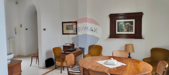 Apartamento de 22 divisões em Bari, Italy N.º 238191 17