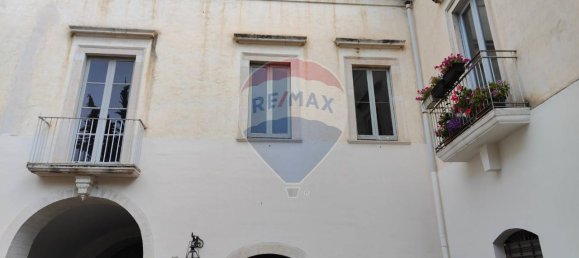 Apartamento de 22 divisões em Bari, Italy N.º 238191 28