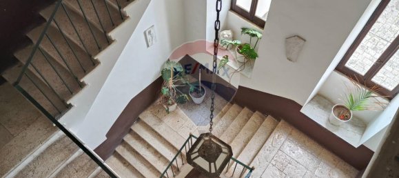 Apartamento de 22 divisões em Bari, Italy N.º 238191 33