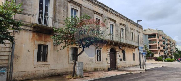 Apartamento de 22 divisões em Bari, Italy N.º 238191 2