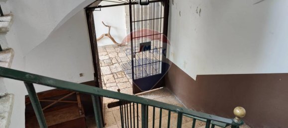 Apartamento de 22 divisões em Bari, Italy N.º 238191 32