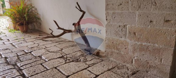 Apartamento de 22 divisões em Bari, Italy N.º 238191 50