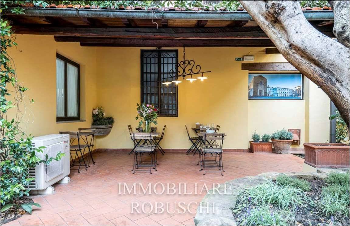 8 bedrooms Apartment in Florence, Italy No. 271497