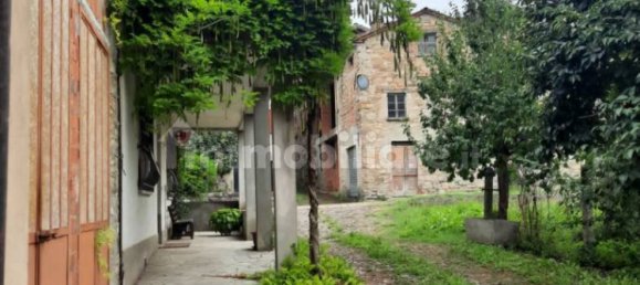 4 bedrooms House in Gremiasco, Italy No. 334013 8