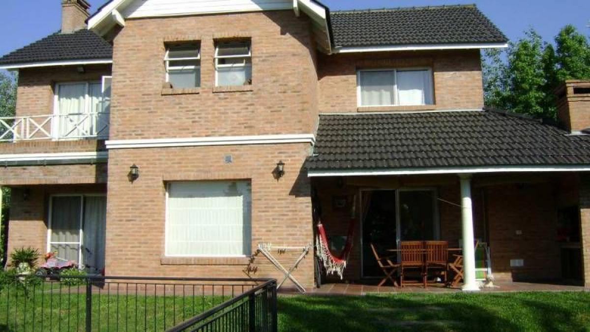 Дом с 3 спальнями в Пилар, Аргентина № 6476