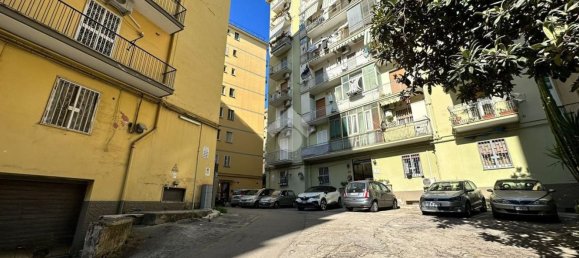 2 rooms Apartment in Naples, Italy No. 54662 3
