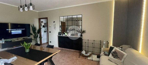 1 bedroom Apartment in Mantua, Italy No. 329574 2