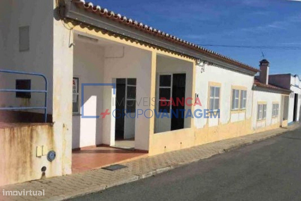 246m² Warehouse in Vale de Santiago, Portugal No. 31447