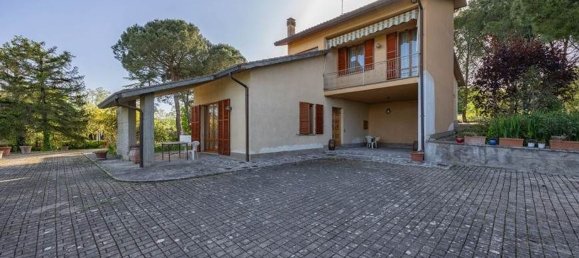 8-Zimmer Villa in Foiano della Chiana, Italy, Nr. 225233 5