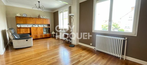 Casa de 3 dormitorios en Bourges, France No. 58960 2