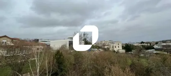 60m² Office in Orgeval, France No. 302376 2