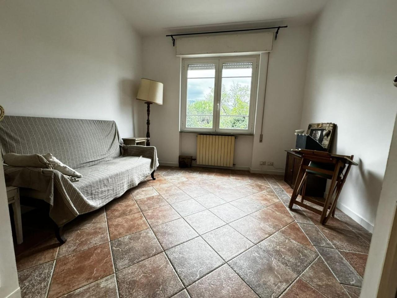 Apartamento de 5 habitaciónes en Massa, Italy No. 161946