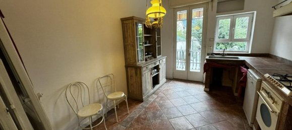 Apartamento de 5 habitaciónes en Massa, Italy No. 161946 6