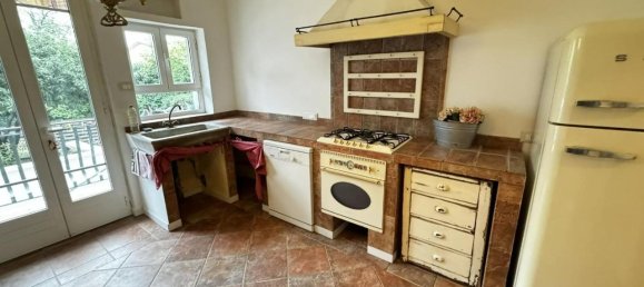 Apartamento de 5 habitaciónes en Massa, Italy No. 161946 3