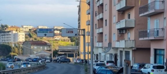4 rooms Apartment in Catanzaro, Italy No. 82265 2