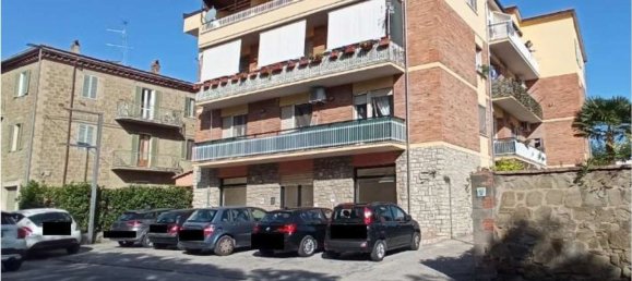 5 bedrooms Apartment in Perugia, Italy No. 380704 4