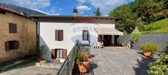 4 bedrooms House in Endine Gaiano, Italy No. 357961 9