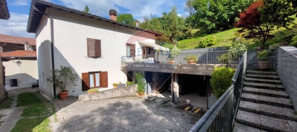 4 bedrooms House in Endine Gaiano, Italy No. 357961 11