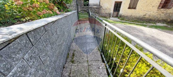 4 bedrooms House in Endine Gaiano, Italy No. 357961 10