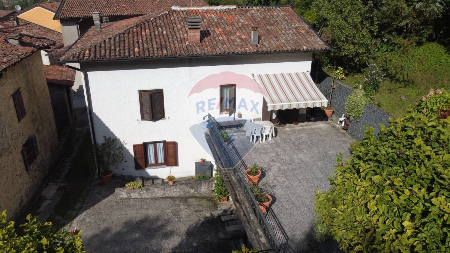 4 bedrooms House in Endine Gaiano, Italy No. 357961