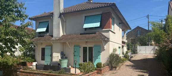 3 bedrooms House in Seine-et-Marne, France No. 334532 2