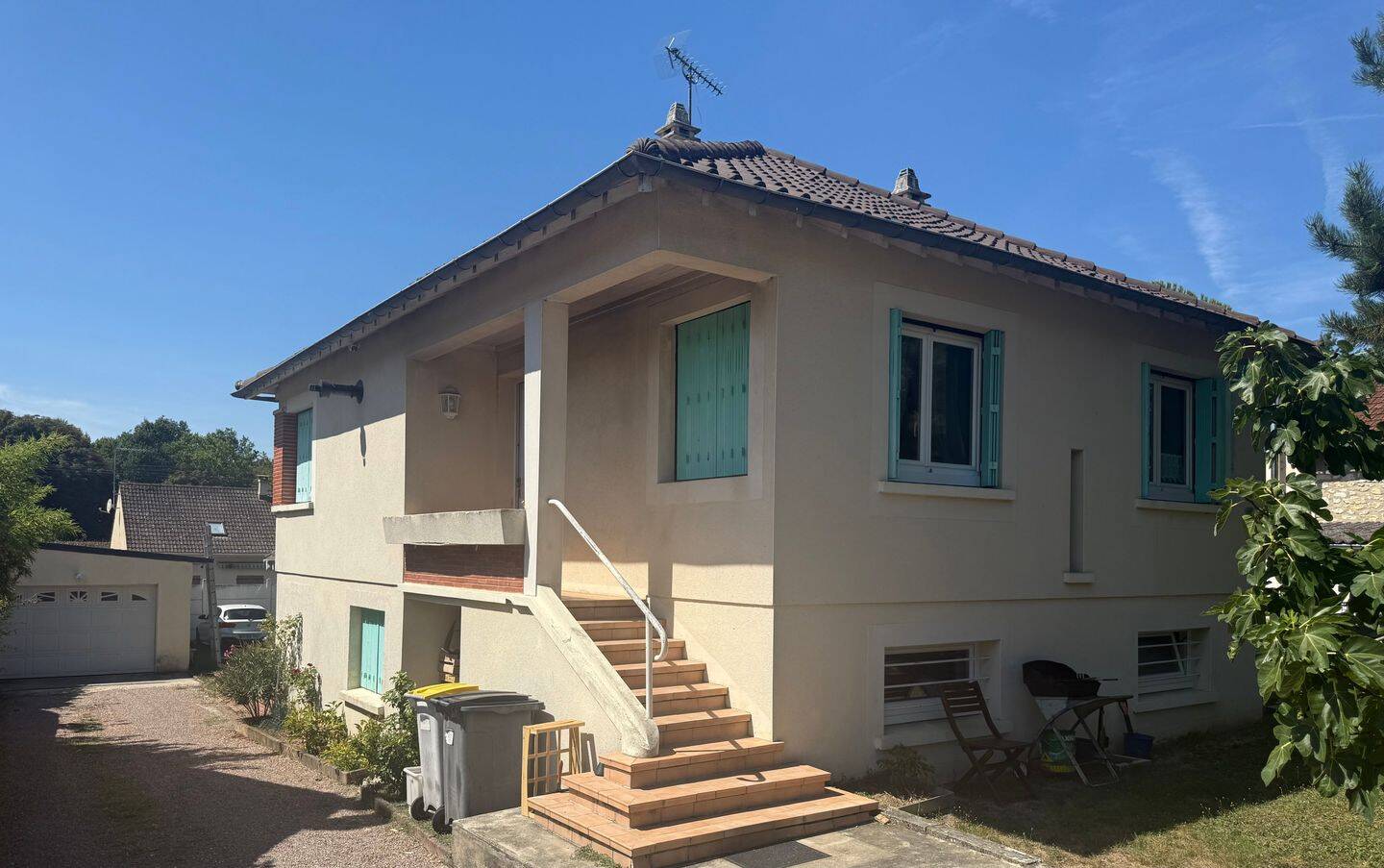 3 bedrooms House in Seine-et-Marne, France No. 334532