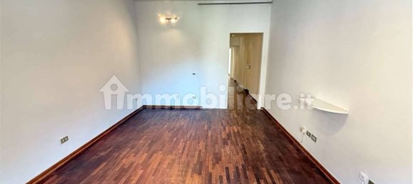 1 bedroom Apartment in Milan, Italy No. 374347 2