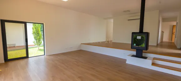 3 Schlafzimmer Villa in Colares, Portugal, Nr. 135594 5