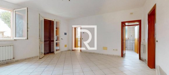 244m² Building in Ravenna, Italy No. 324069 2