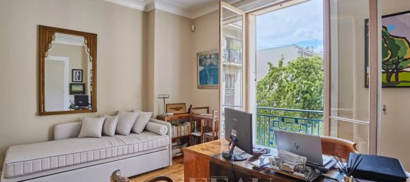 3 bedrooms Apartment in Paris, France No. 178950 9