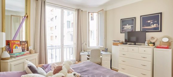 3 bedrooms Apartment in Paris, France No. 178950 14