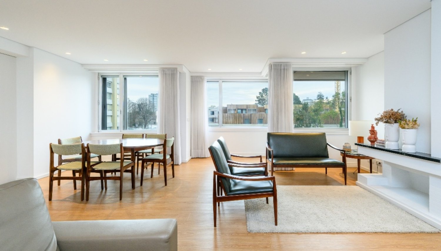 3 bedrooms Apartment in Porto, Portugal No. 108024