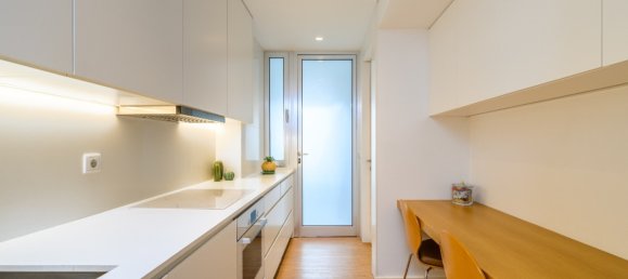 3 bedrooms Apartment in Porto, Portugal No. 108024 9