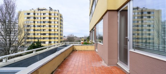 3 bedrooms Apartment in Porto, Portugal No. 108024 22