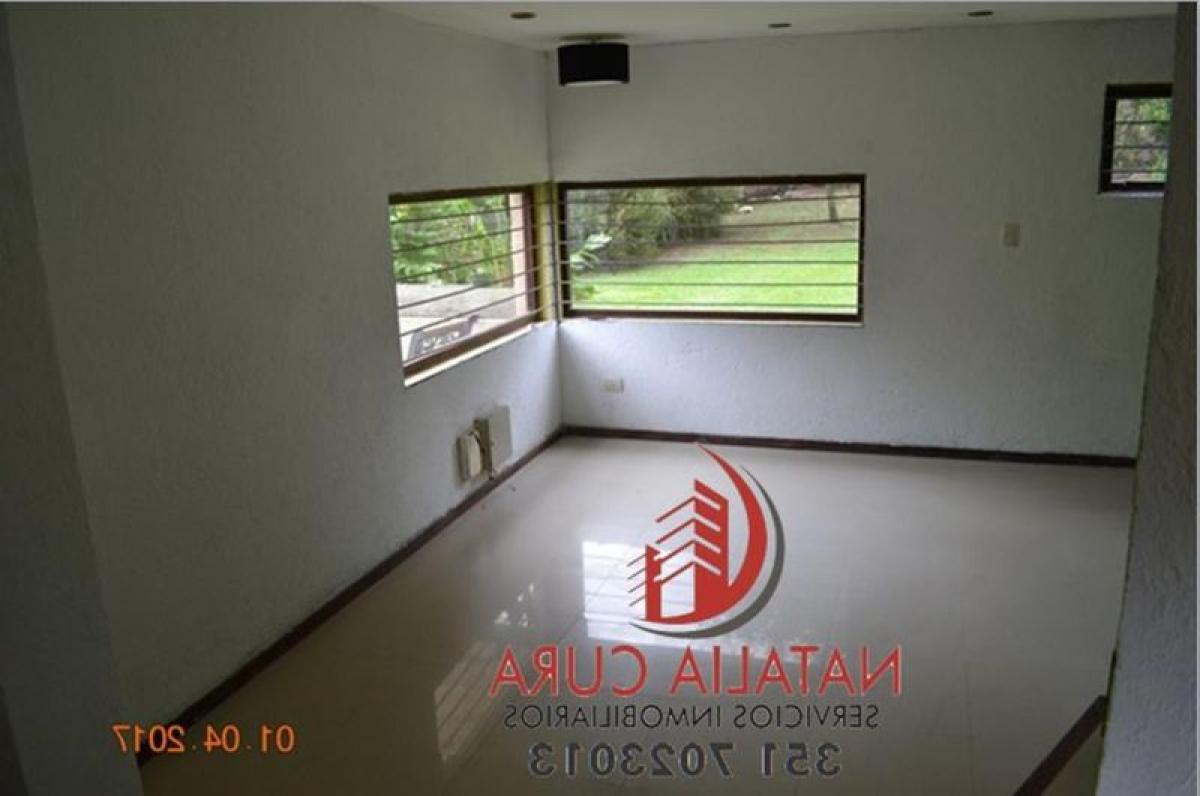 3 bedrooms House in Cordoba, Argentina No. 9414