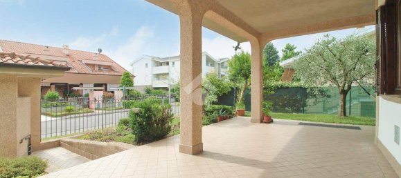 5 bedrooms Villa in Cassano d'Adda, Italy No. 150404 13