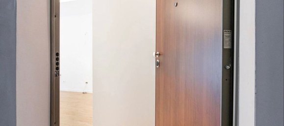 3 rooms Apartment in Catania, Italy No. 291045 2