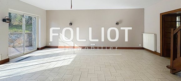 5 chambres Maison à Le Châtellier, France No. 49607 2