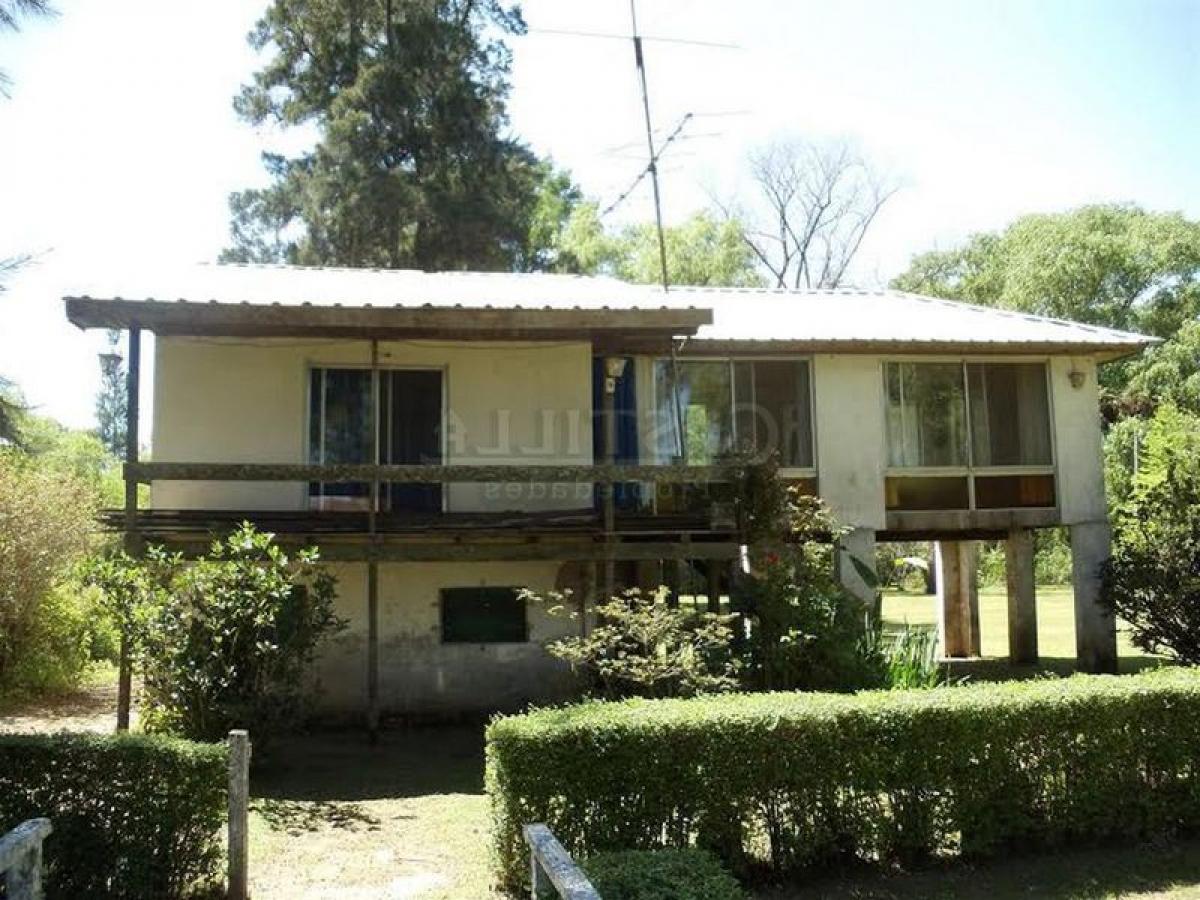 2 bedrooms House in Tigre, Argentina No. 19066