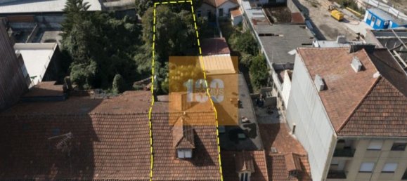9 bedrooms Building in Porto, Portugal No. 138421 2