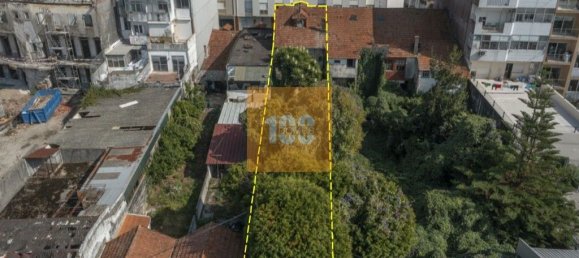 9 bedrooms Building in Porto, Portugal No. 138421 3