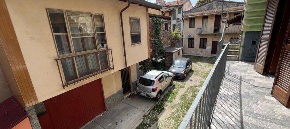 Дом с 2 комнатами в Галлиате, Италия № 275623 10