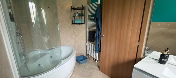 Дом с 2 комнатами в Галлиате, Италия № 275623 19